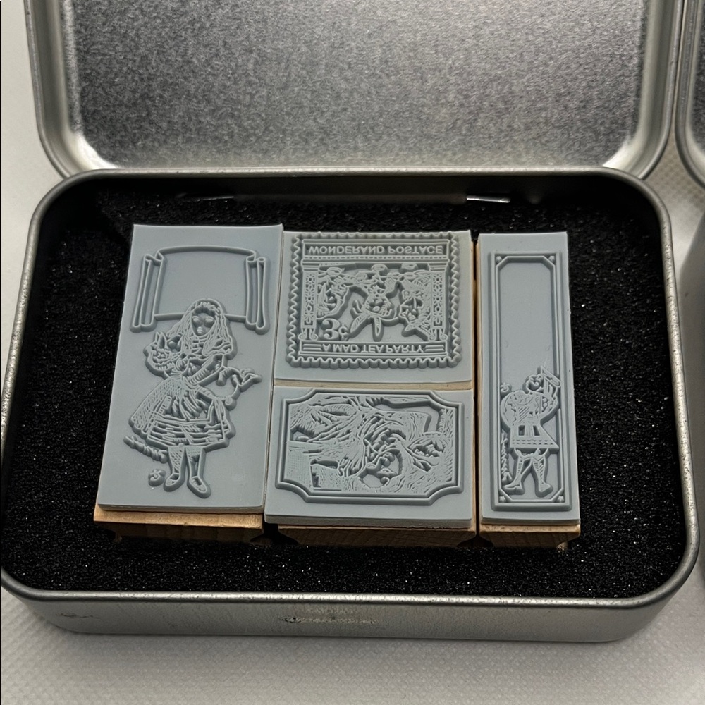 Alice Quartet Stamp Set in tins - Picture 5 of 8